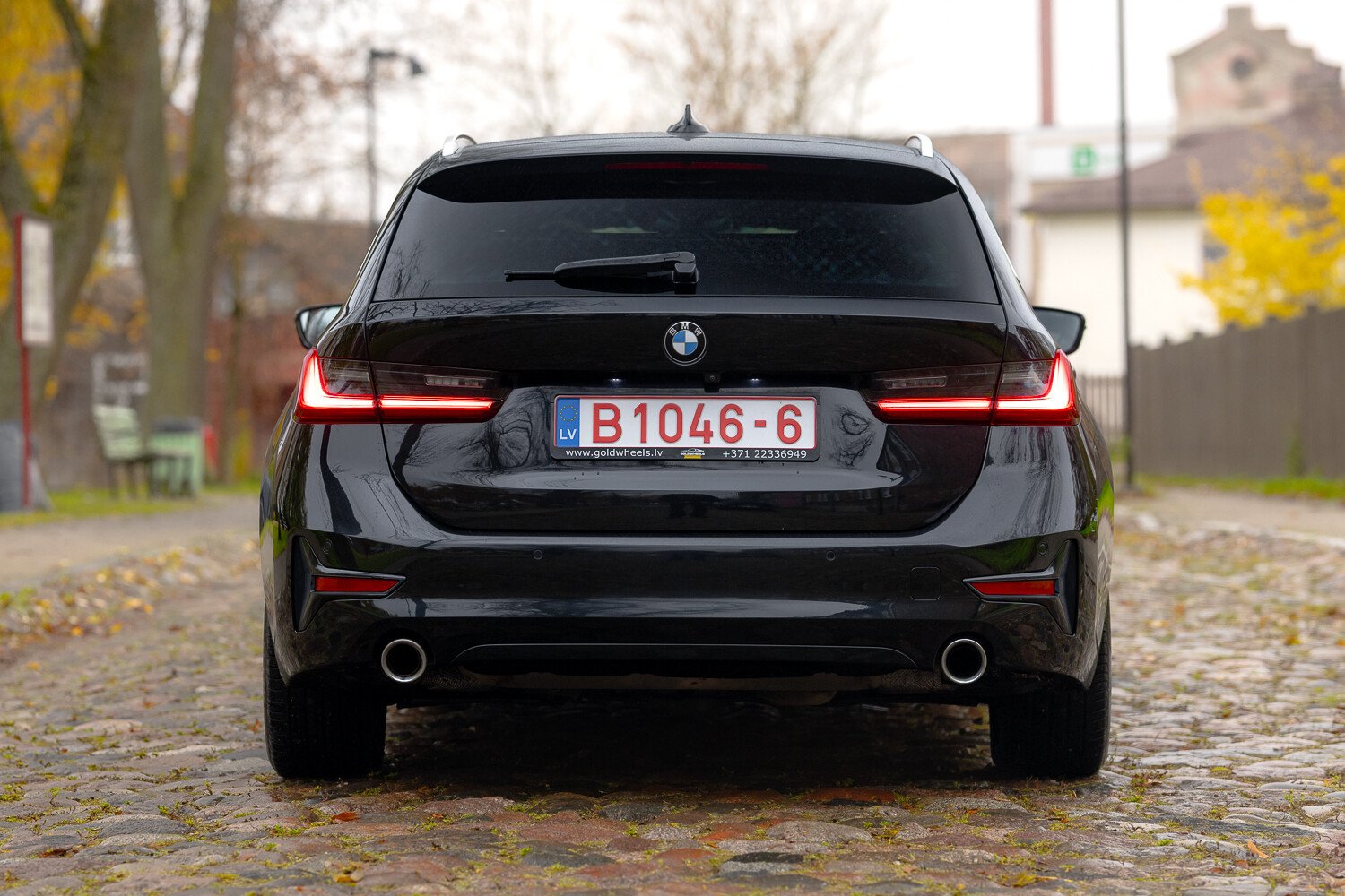 BMW 330