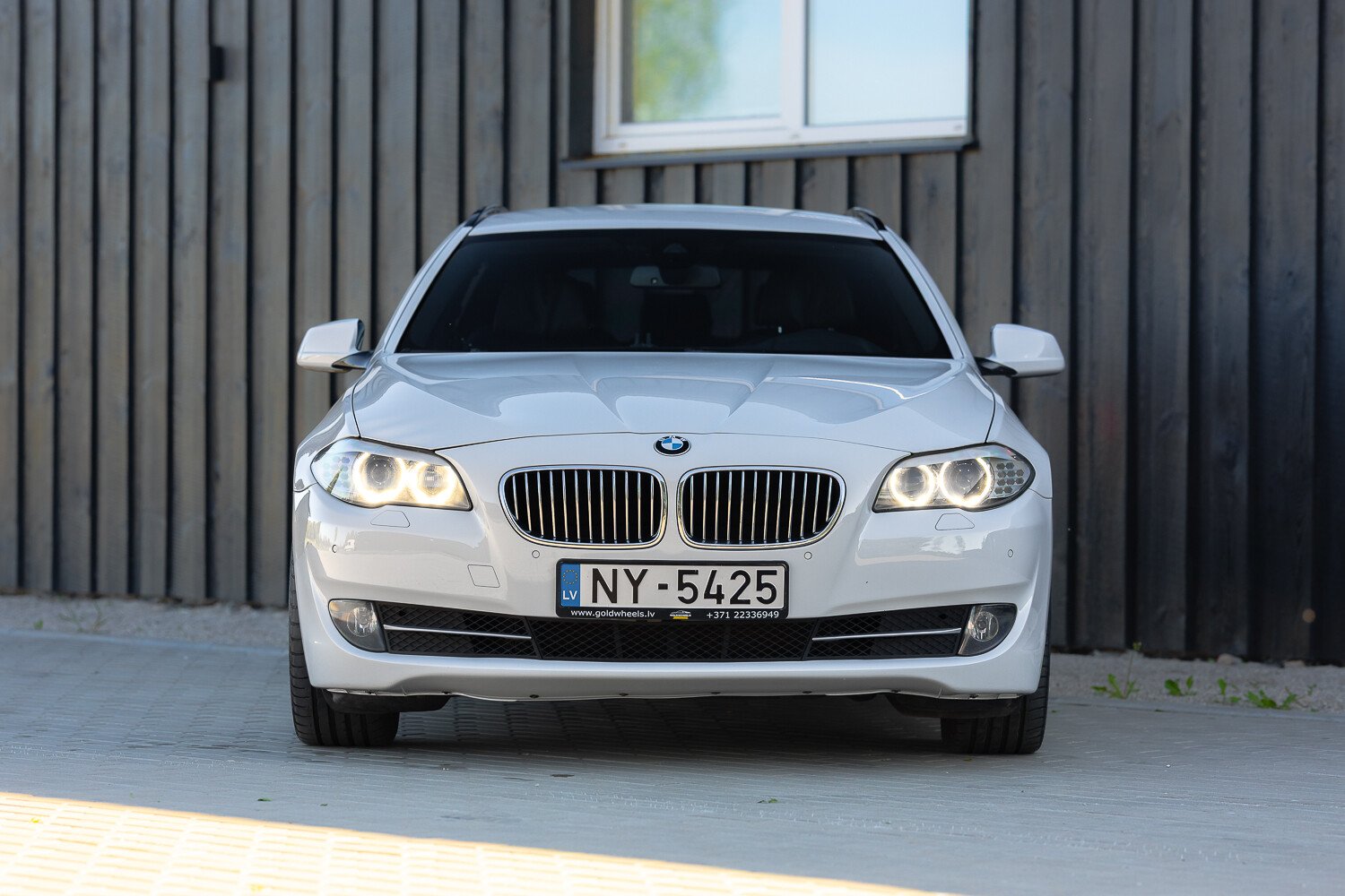 BMW 525