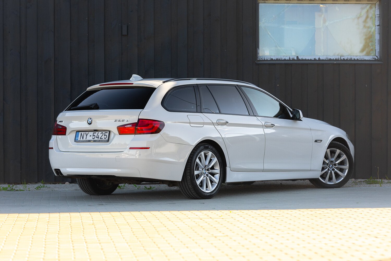 BMW 525