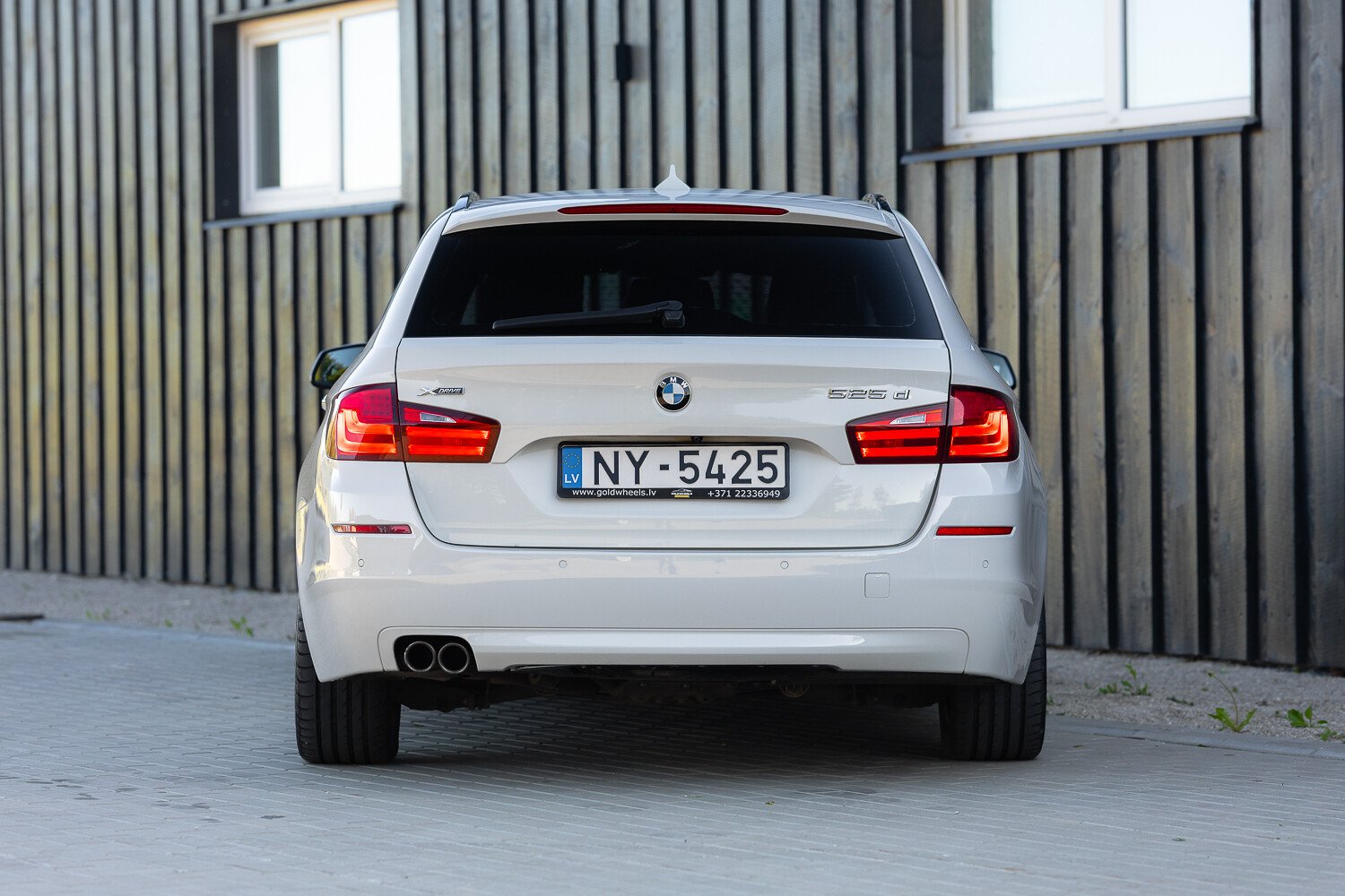 BMW 525