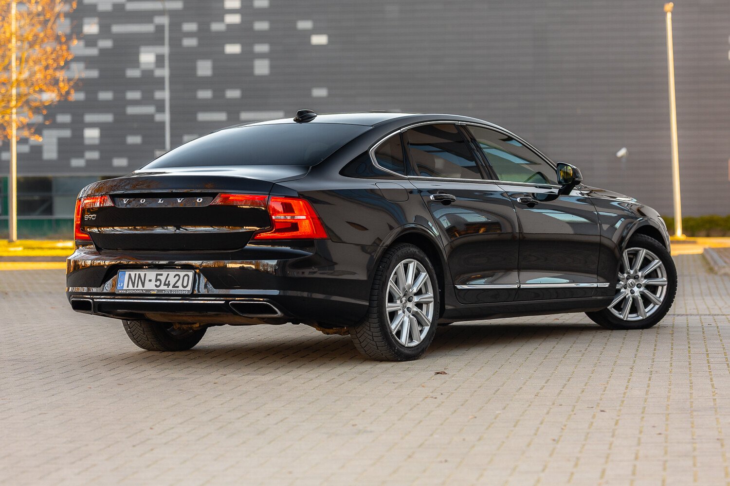 Volvo S90