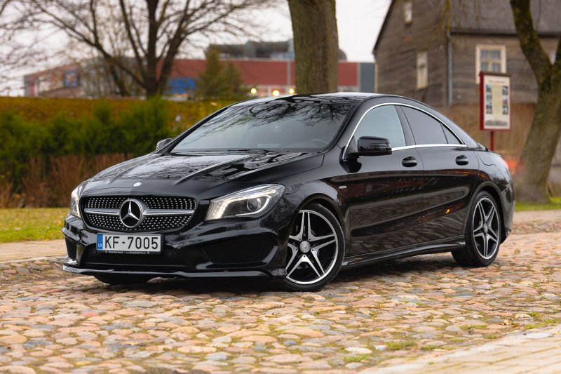 Mercedes CLA200